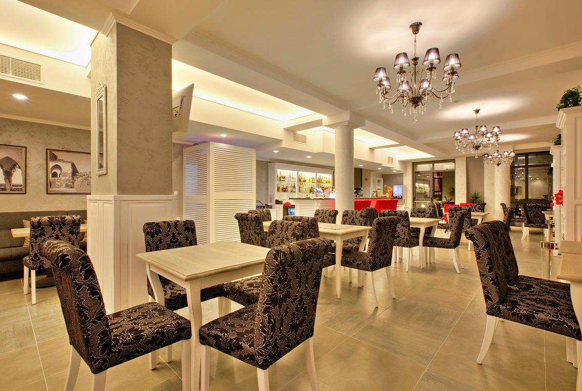 White Rock Castle & 3*