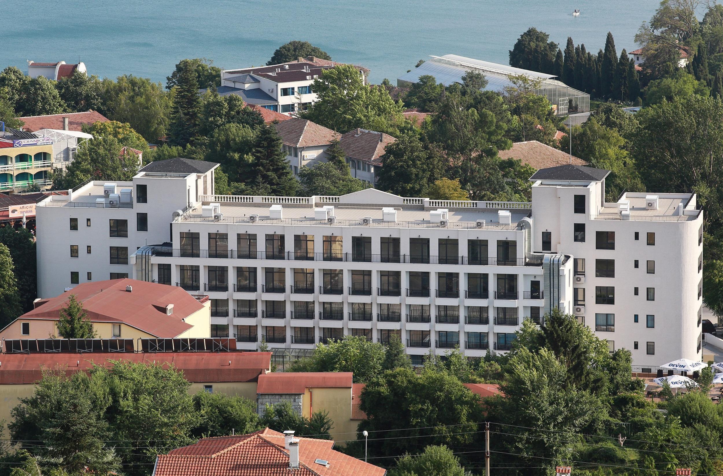White Rock Castle & Hotel 3*