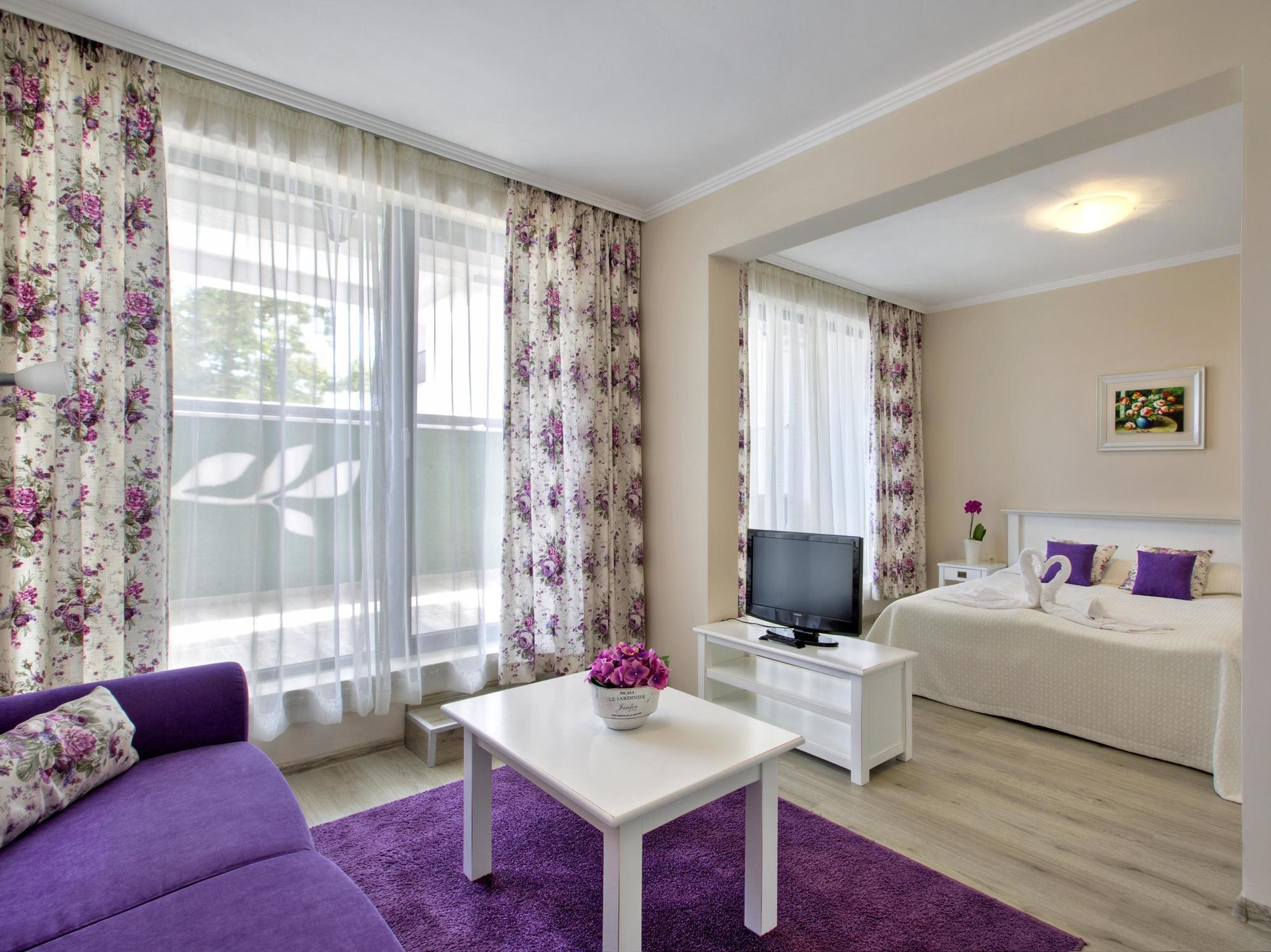 White Rock Castle & Hotel 3*
